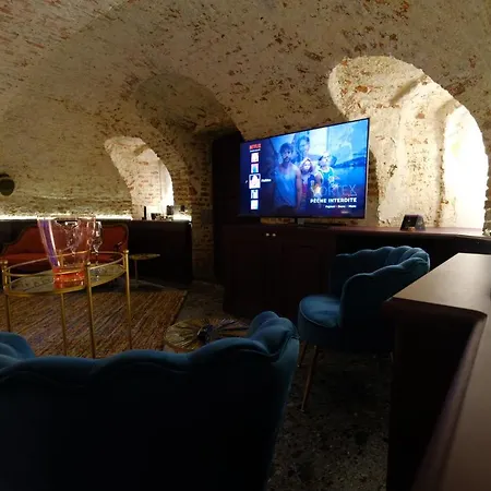 Secret Jacuzzi - Parking Prive Gratuit Bed & Breakfast 4*