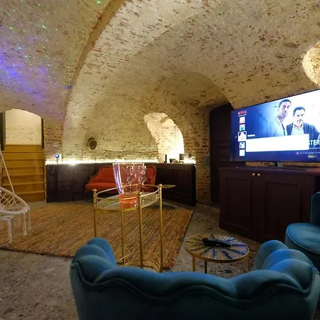 Secret Jacuzzi - Parking Prive Gratuit Mons