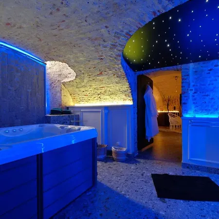 Secret Jacuzzi - Parking Prive Gratuit *