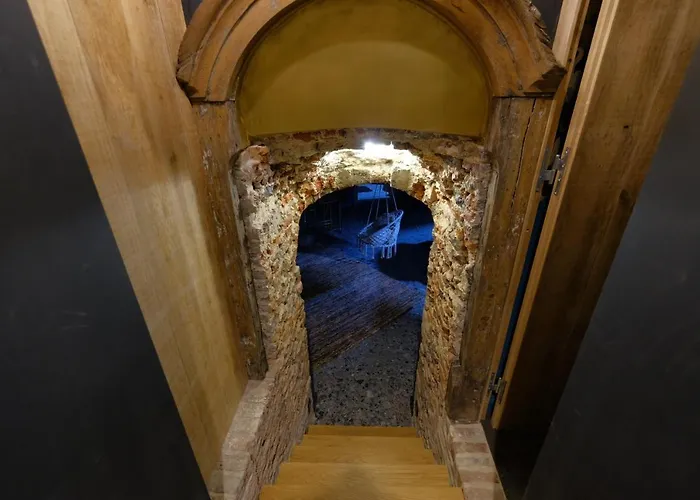 Secret Jacuzzi - Parking Privé Gratuit Bed and breakfast 4*