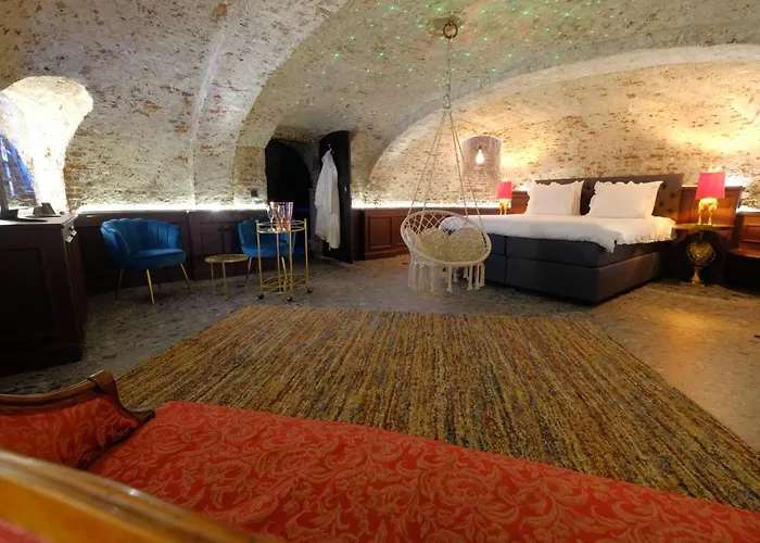 Bed and breakfast Secret Jacuzzi - Parking Privé Gratuit Mons