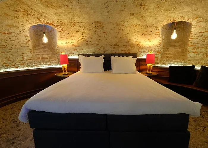 Secret Jacuzzi - Parking Privé Gratuit 4* Mons